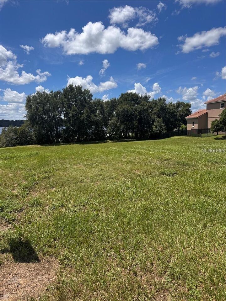 Property Photo: 10642 Crescent Lake Ct FL 34711
