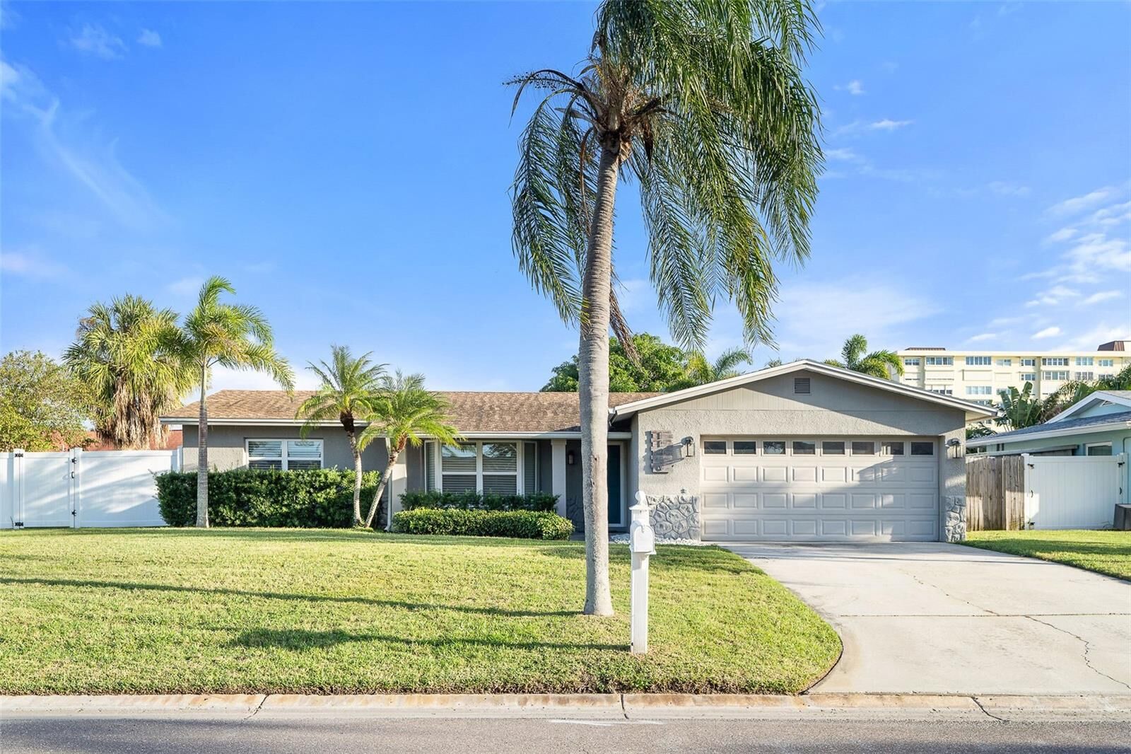 Property Photo: 11450 48th Avenue N FL 33708
