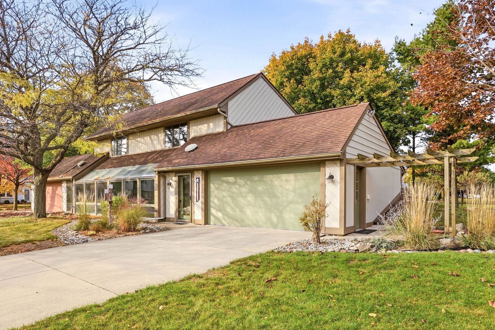 Property Photo: 380 W Schleier Street MI 48734