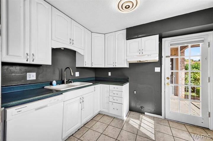 Property Photo:  3170 Leisurewood Court B  MO 63033 