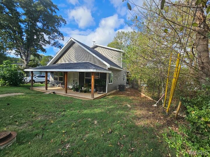 Property Photo:  110 E. Pine Street  MO 63965 