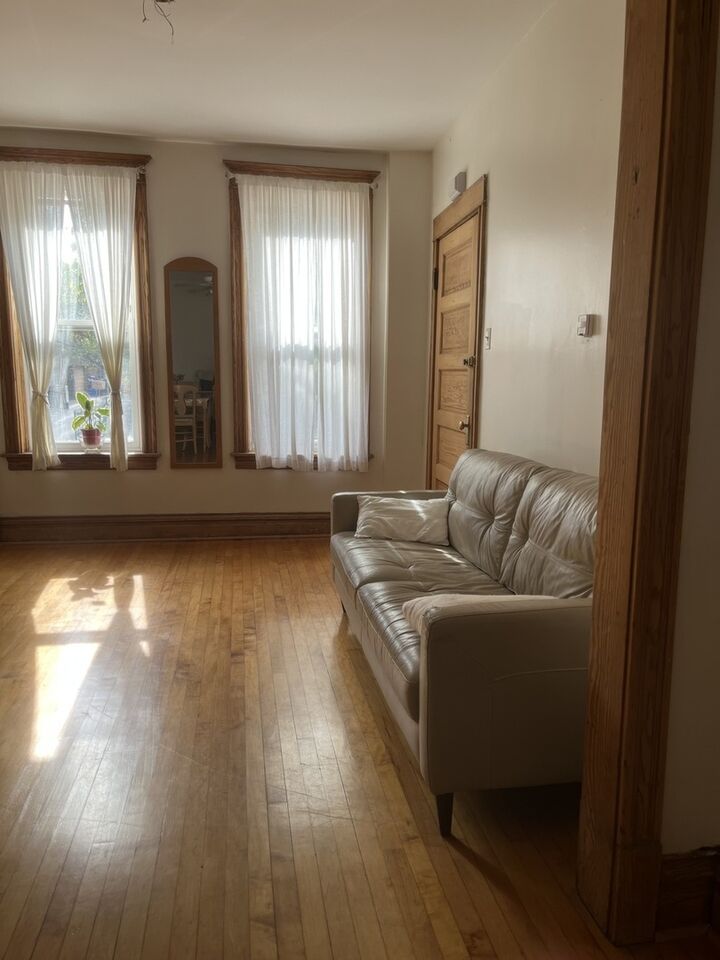 Property Photo:  1814 W Haddon Avenue  IL 60622 