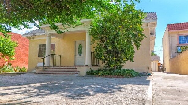 Property Photo:  506 S Brand Boulevard  CA 91340 