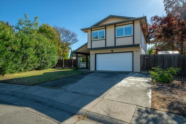 Property Photo:  8456 Hedera Court  CA 95662 