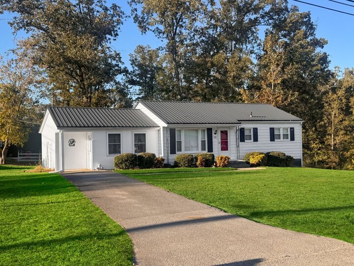 Property Photo: 315 Natcor Dr TN 37058