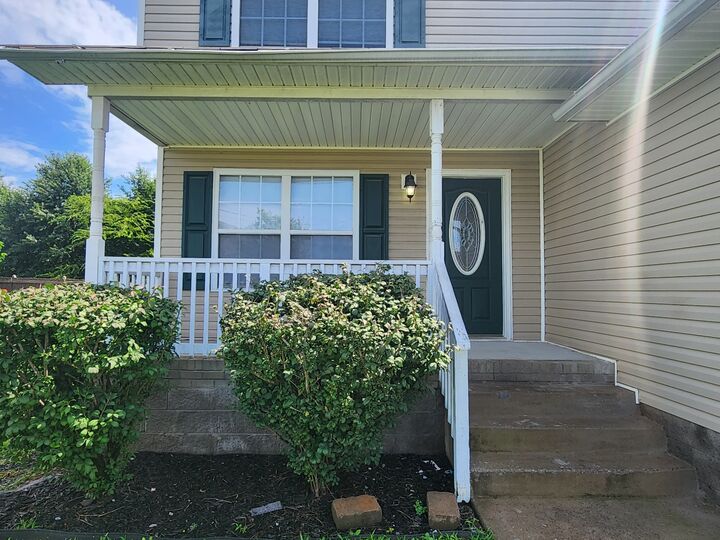 Property Photo:  112 N Cavalcade Cir  KY 42262 