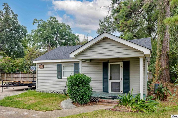 Property Photo:  1103 &Amp 1105 N 1st  Street  LA 71201 