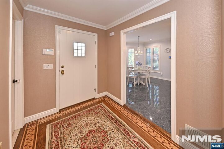 Property Photo:  45 Whitney Hill  NJ 07656 