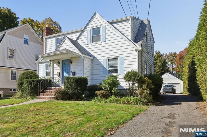 Property Photo:  86 N Walnut Street  NJ 07450 