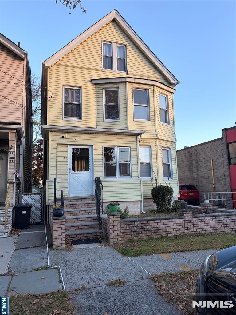 Property Photo:  12 Argyle Place 2  NJ 07032 