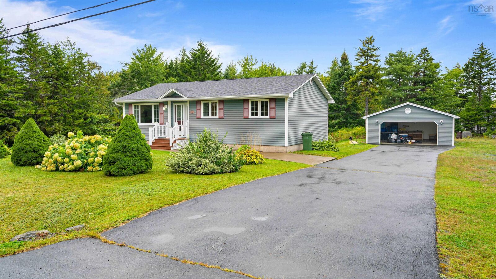Property Photo:  6 Heidelberg Lane  NS B3E 1J1 