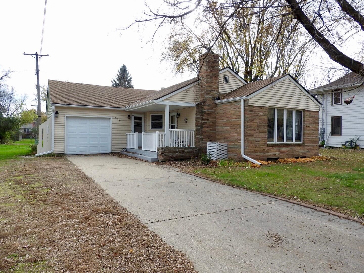 Property Photo:  207 1st Avenue N  MN 55354 