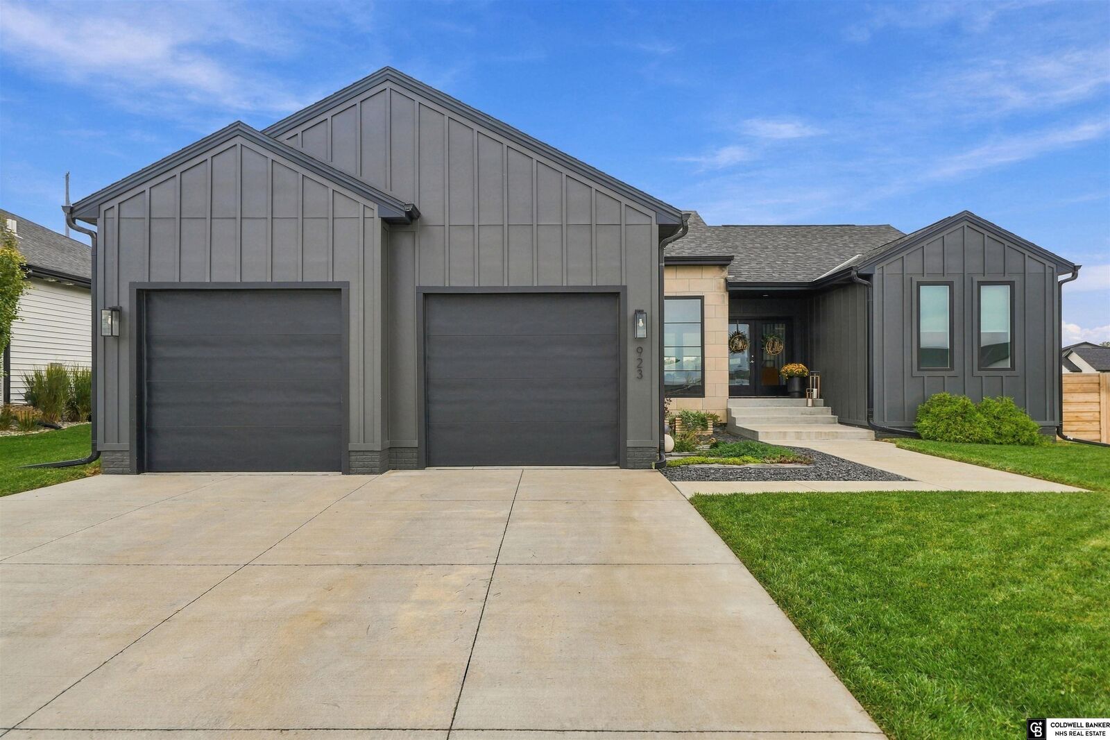 Property Photo: 923 W Desert Vista Drive NE 68523