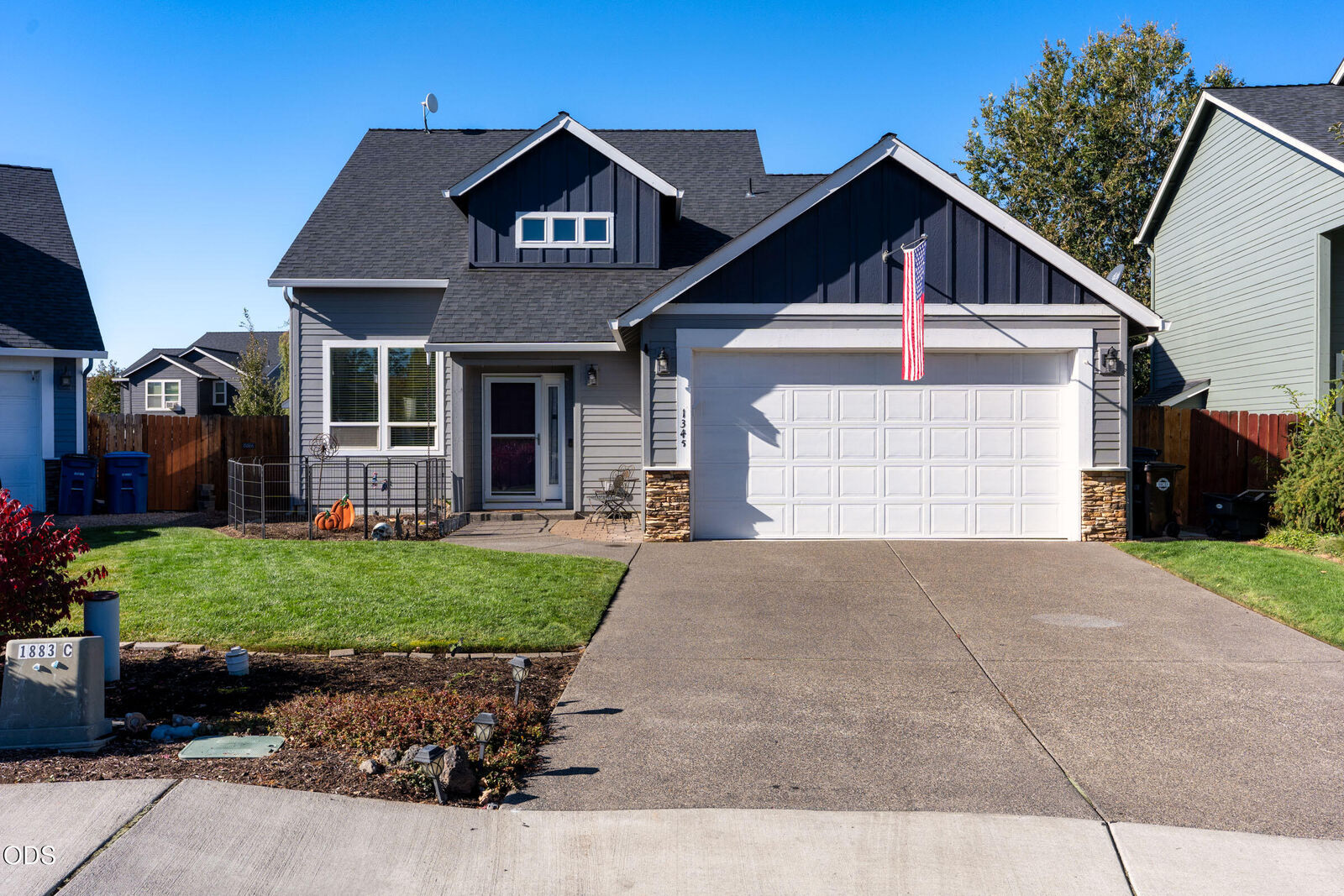 Property Photo: 1345 NW 16th Court OR 97756