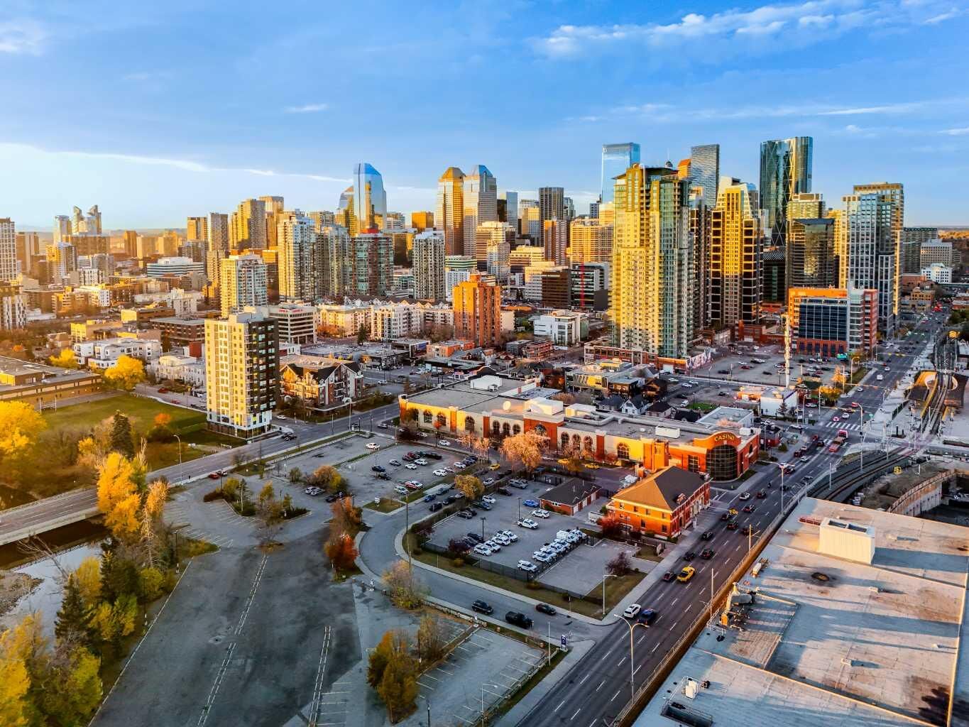 Property Photo:  126 18 Avenue SW #  AB T2S 0B9 