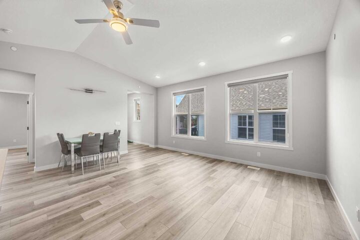 Property Photo:  289 Lucas Avenue NW  AB T3P 1S3 