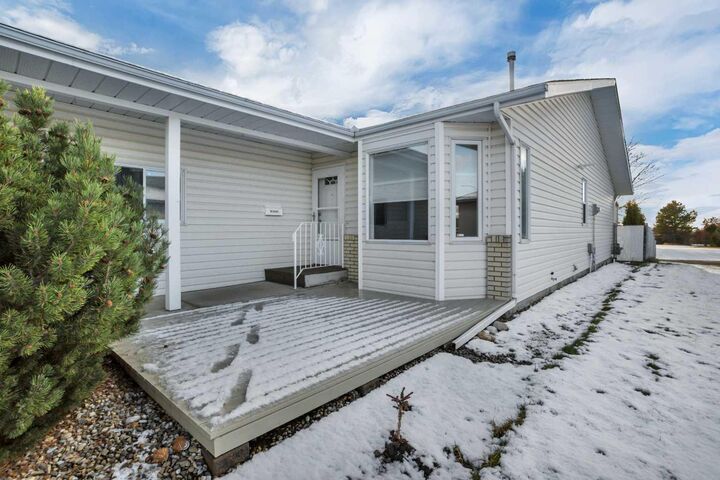 Property Photo:  4507 57 Avenue  AB T4G 1K8 