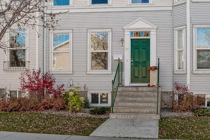 Property Photo: 37 Prestwick Park SE AB T2X 3V3