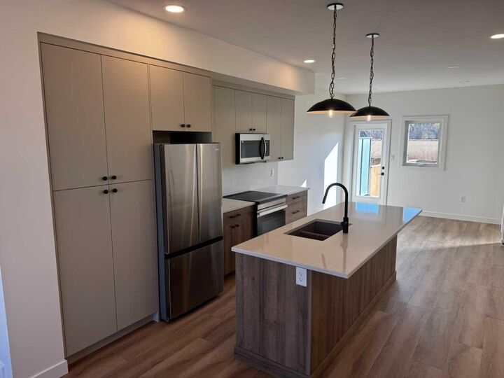 Property Photo:  2823 16 Avenue  AB T1M 1N1 