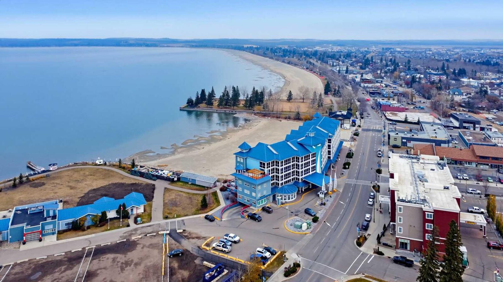 Property Photo:  5100 Lakeshore Drive 505  AB T4S 2L7 