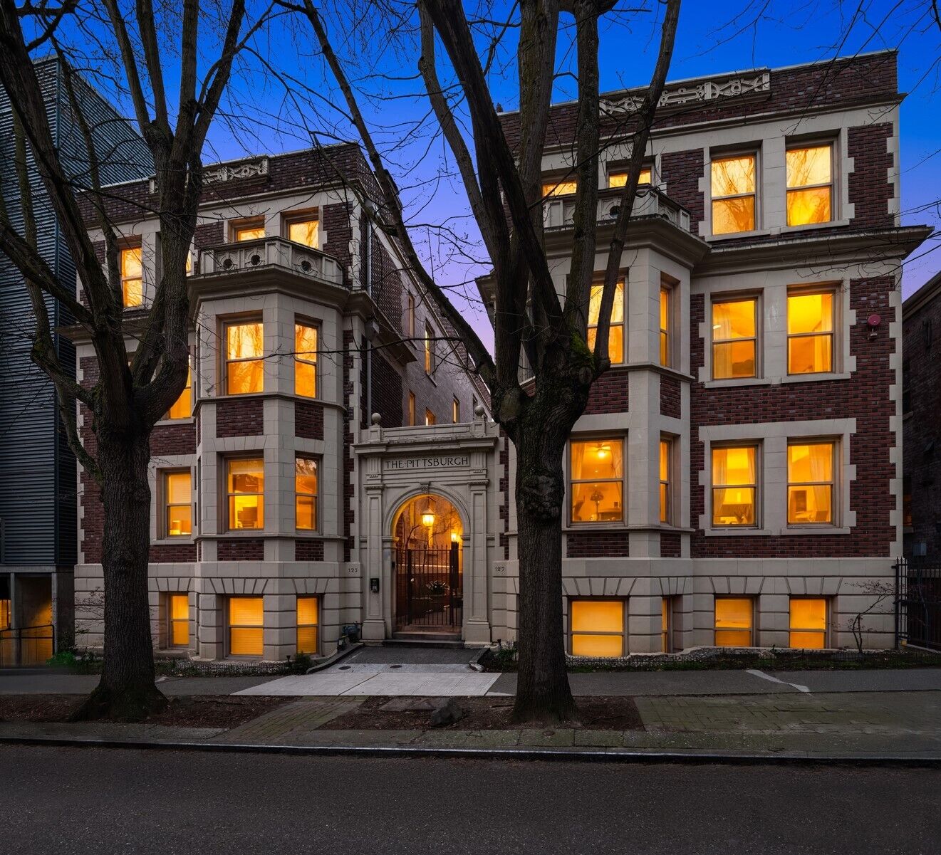 Property Photo: 129 Warren Avenue N G WA 98109
