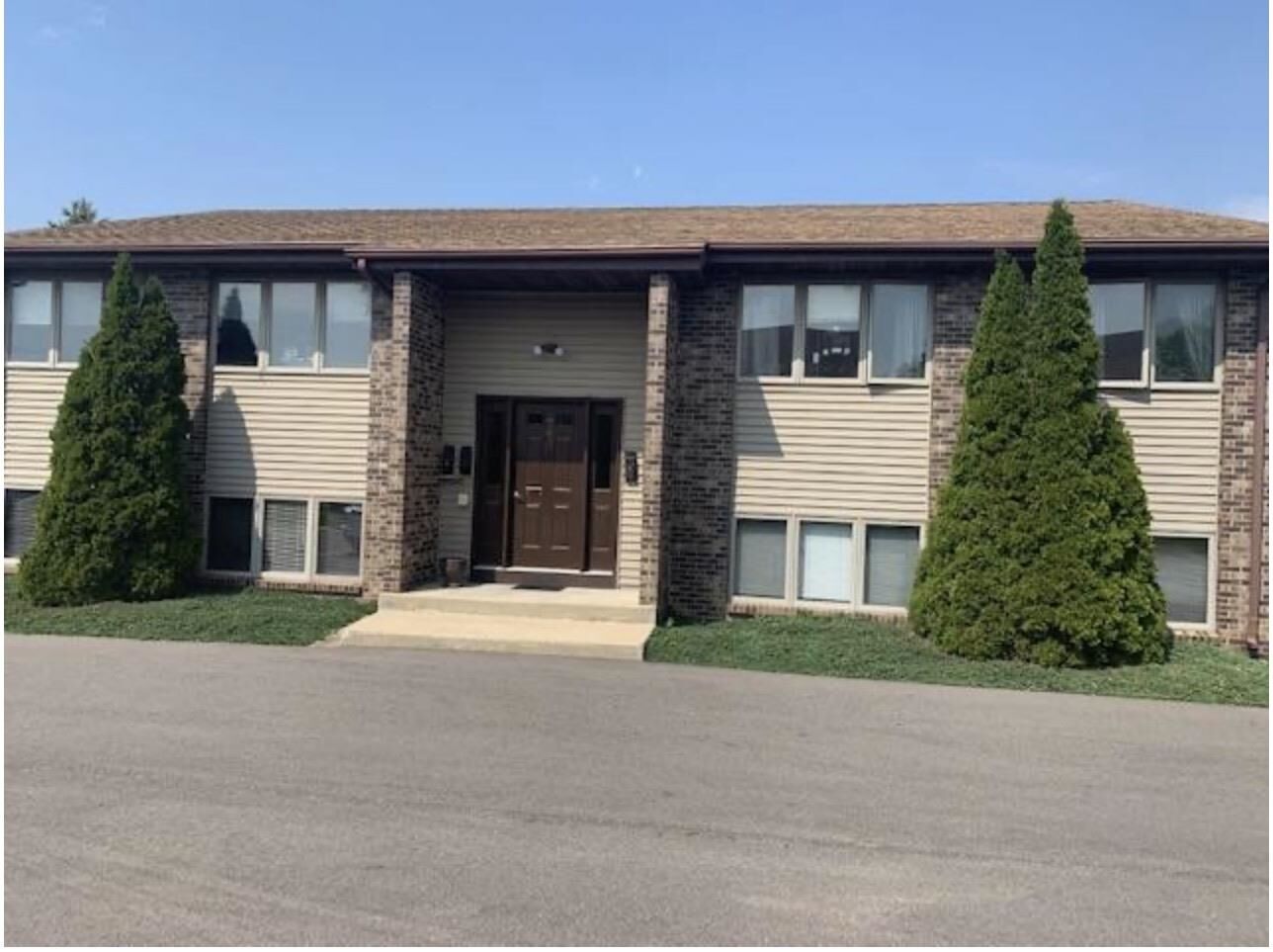 Property Photo: 759 N Blackhawk Boulevard IL 61072