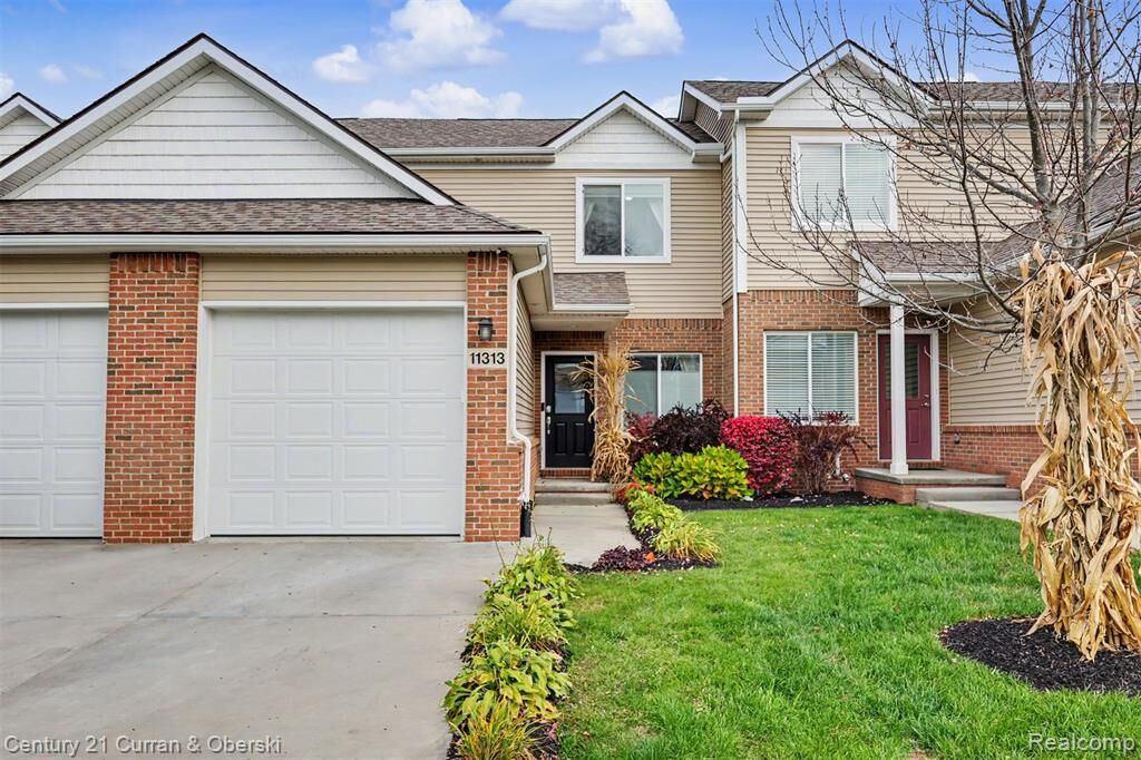 Property Photo:  11313 Woodruff Lake Drive  MI 48116 