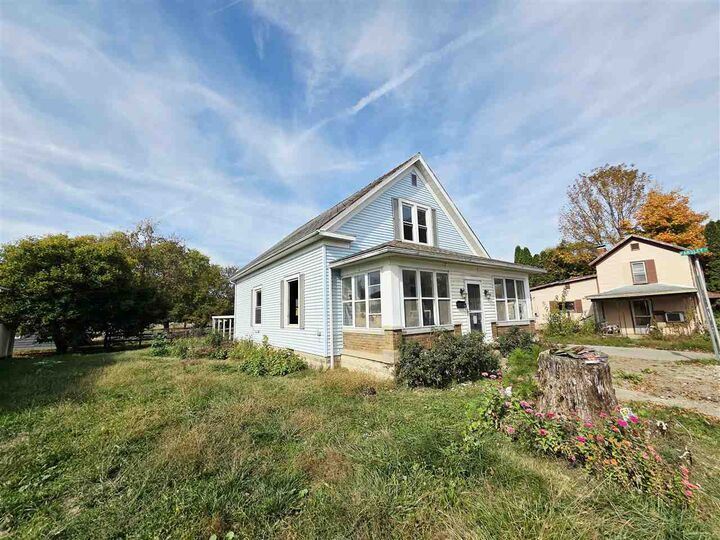 Property Photo:  423 Vine Street  IN 47331 