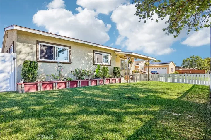Property Photo: 604 Knowell CA 92627