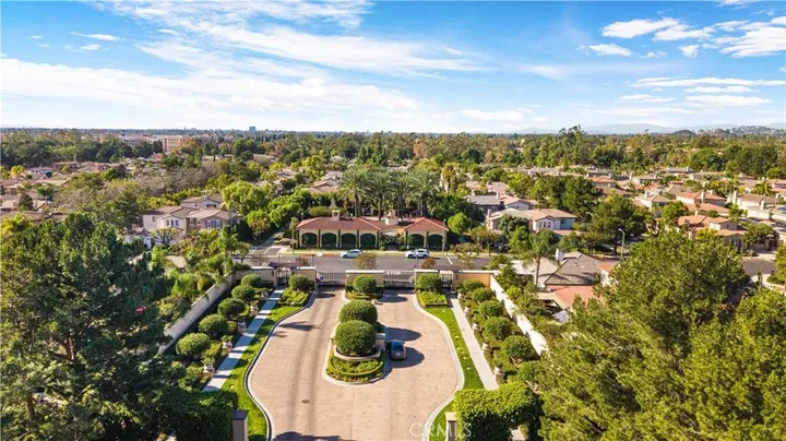 Property Photo:  20 Whitford  CA 92602 