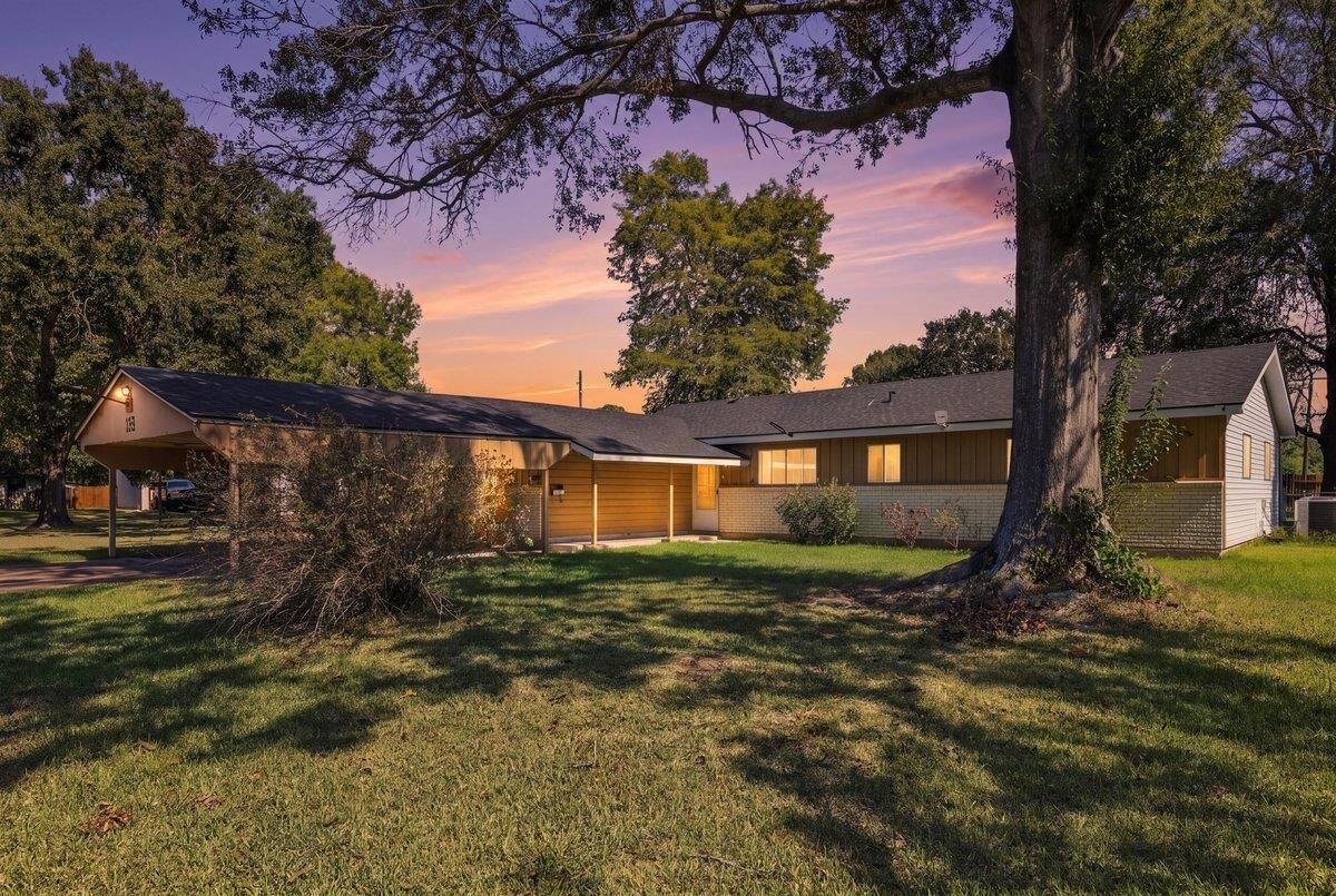 Property Photo:  135 Ferndale Lane  TX 77707 