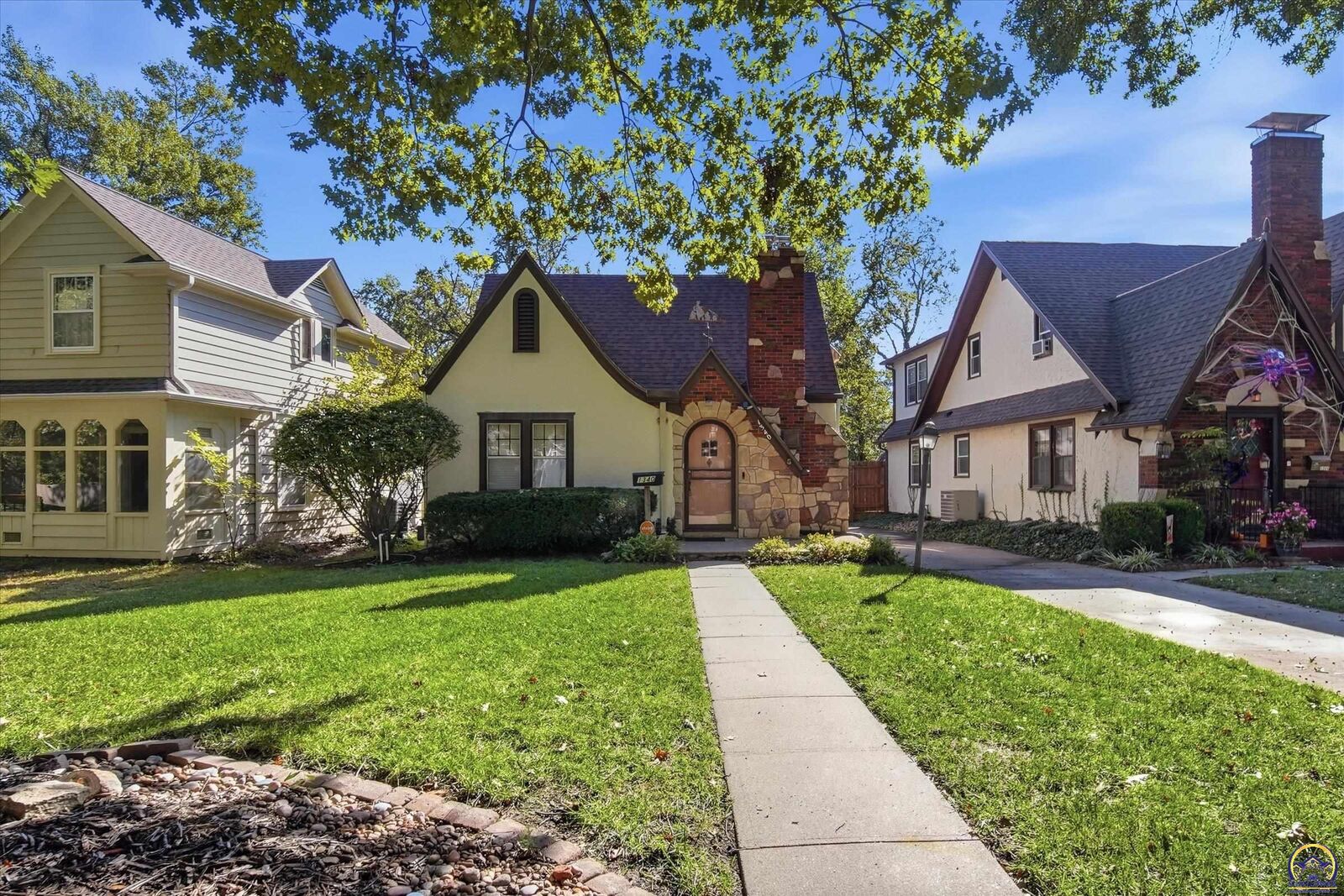 Property Photo:  1340 SW Campbell Ave  KS 66604 