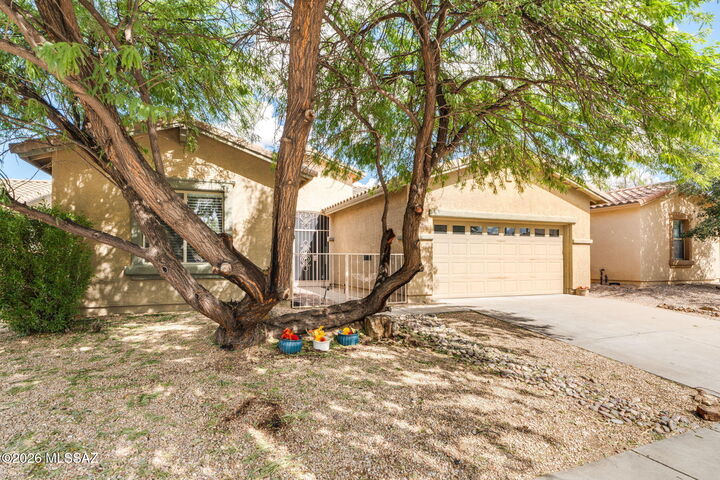 Property Photo:  851 E Gunsight Mountain Place  AZ 85629 