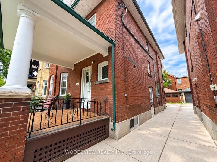 Property Photo:  152 Medland Street Main Floor  ON M6P 2N5 