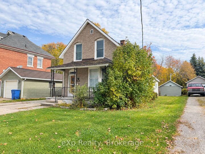 Property Photo:  595 8th Avenue  ON N4N 2L4 