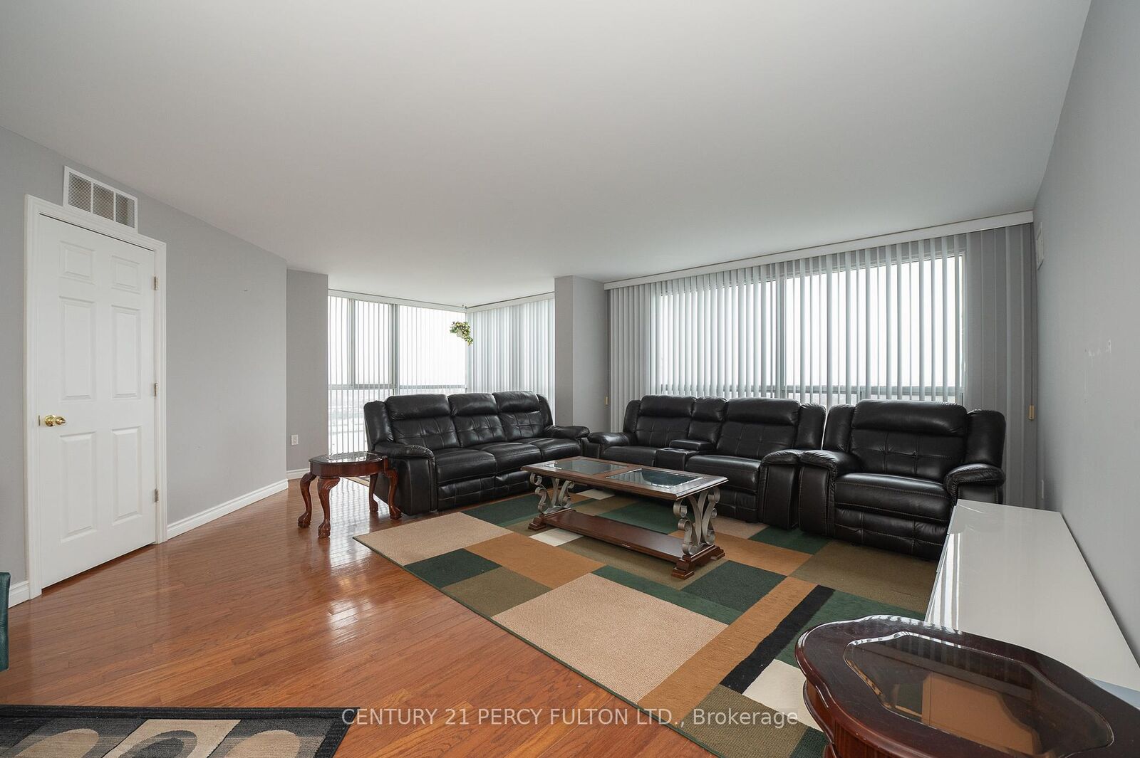 Property Photo: 5 Concorde Place 1805 ON M3C 3M8