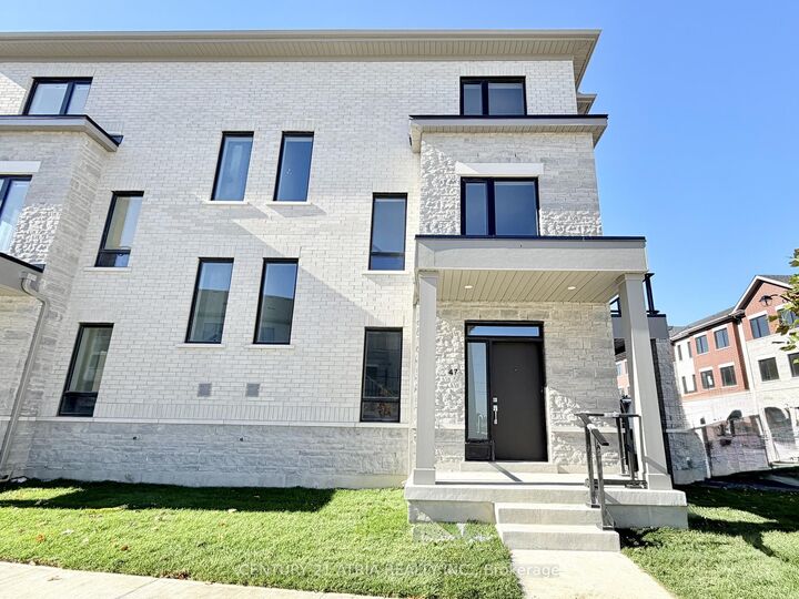 Property Photo: 47 Grimsby Lane ON L4S 0R1
