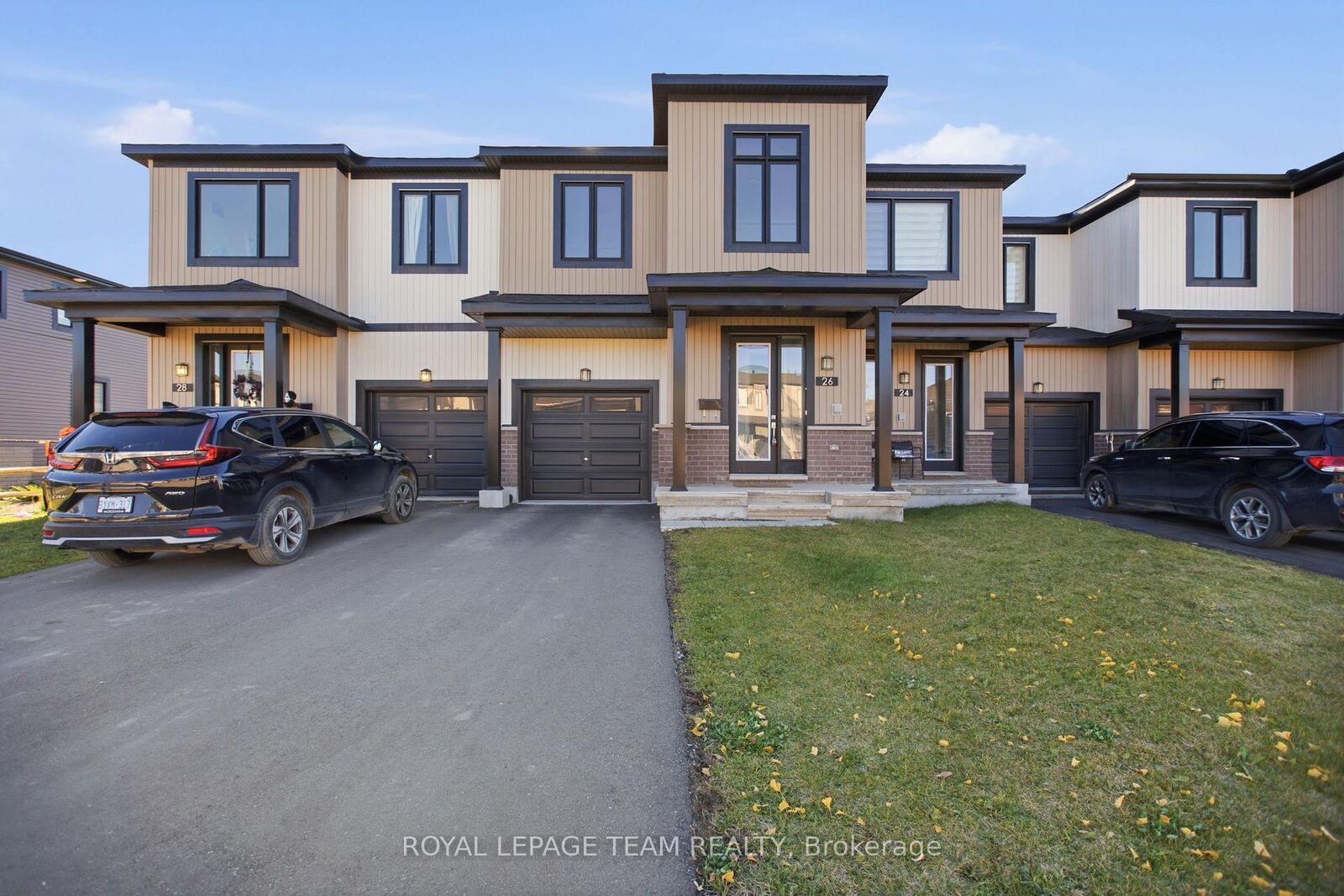 Property Photo:  26 Jargeau Road  ON K1W 0S7 