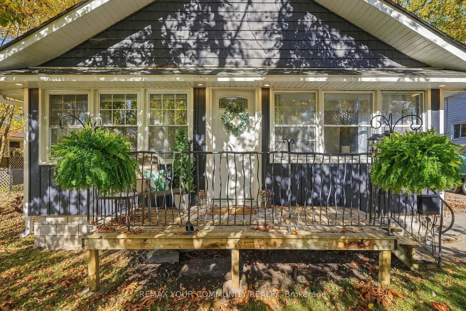 Property Photo:  141 Cooks Bay Drive  ON L4P 2M2 