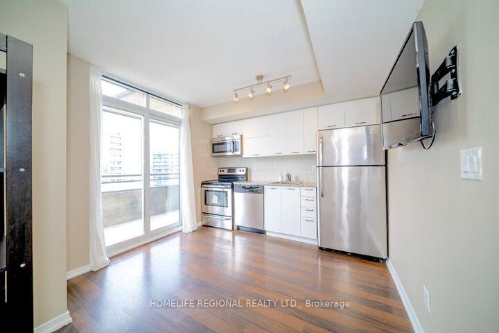 Property Photo: 38 Joe Shuster Way 1520 ON M6K 0A5