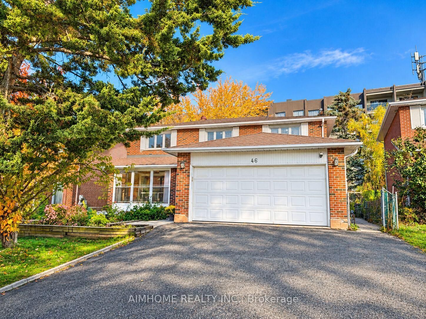 Property Photo:  46 Chalet Road  ON M2J 3V4 