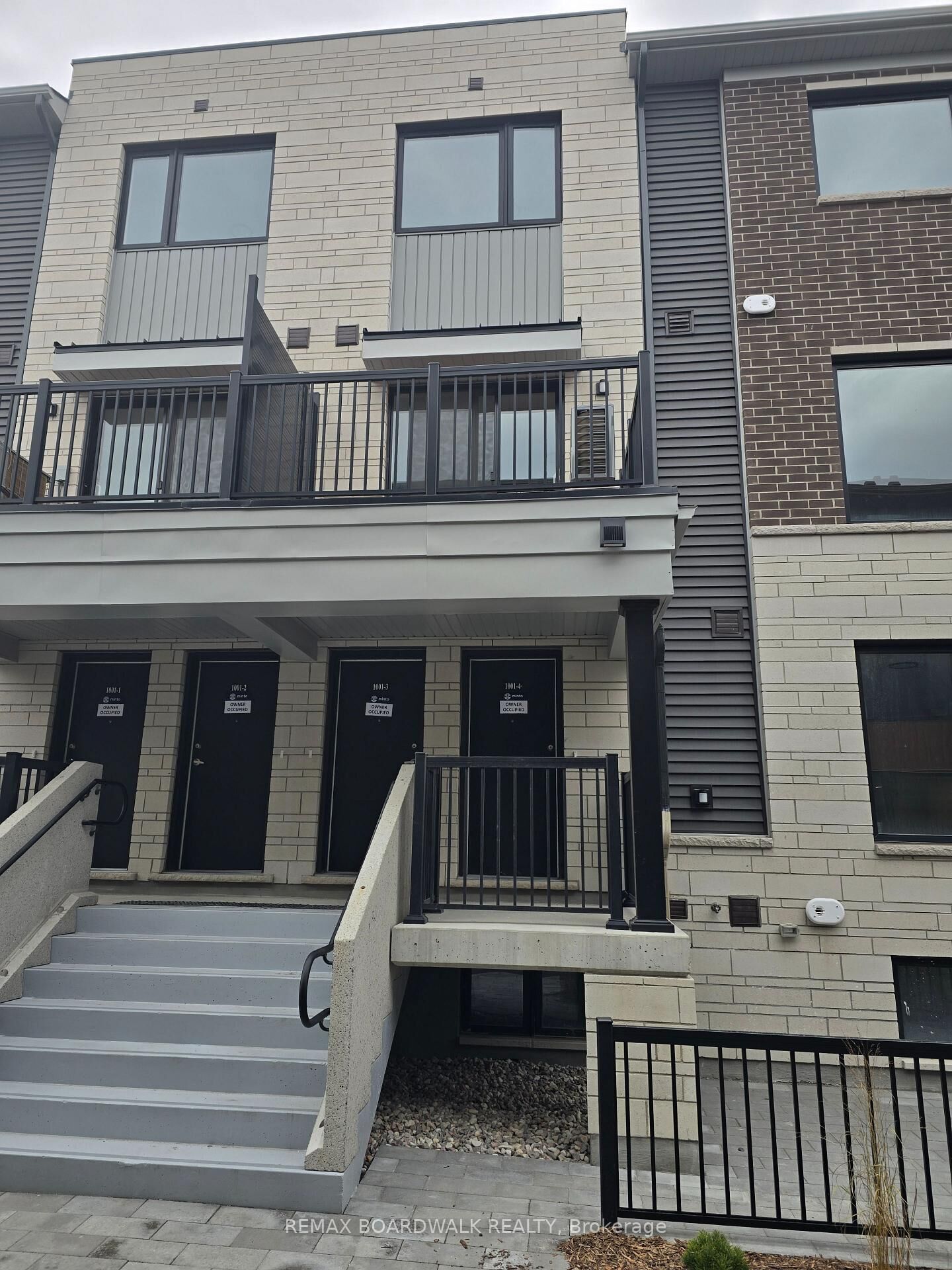 Property Photo: 1001 Glenroy Gilbert Drive ON K2J 5G3