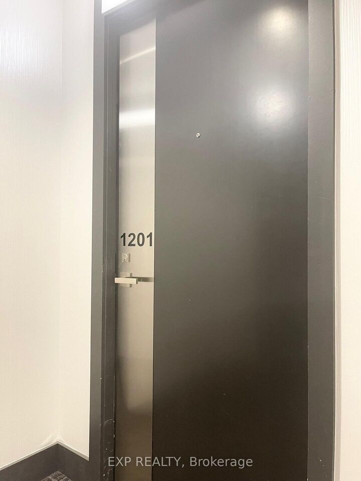 Property Photo:  9471 Yonge Street 1201  ON L4C 0Z5 
