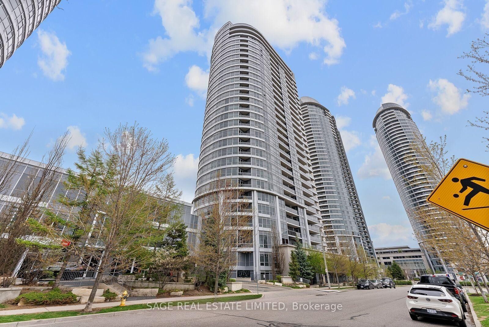 Property Photo:  151 Village Green Square 1501  ON M1S 0K5 