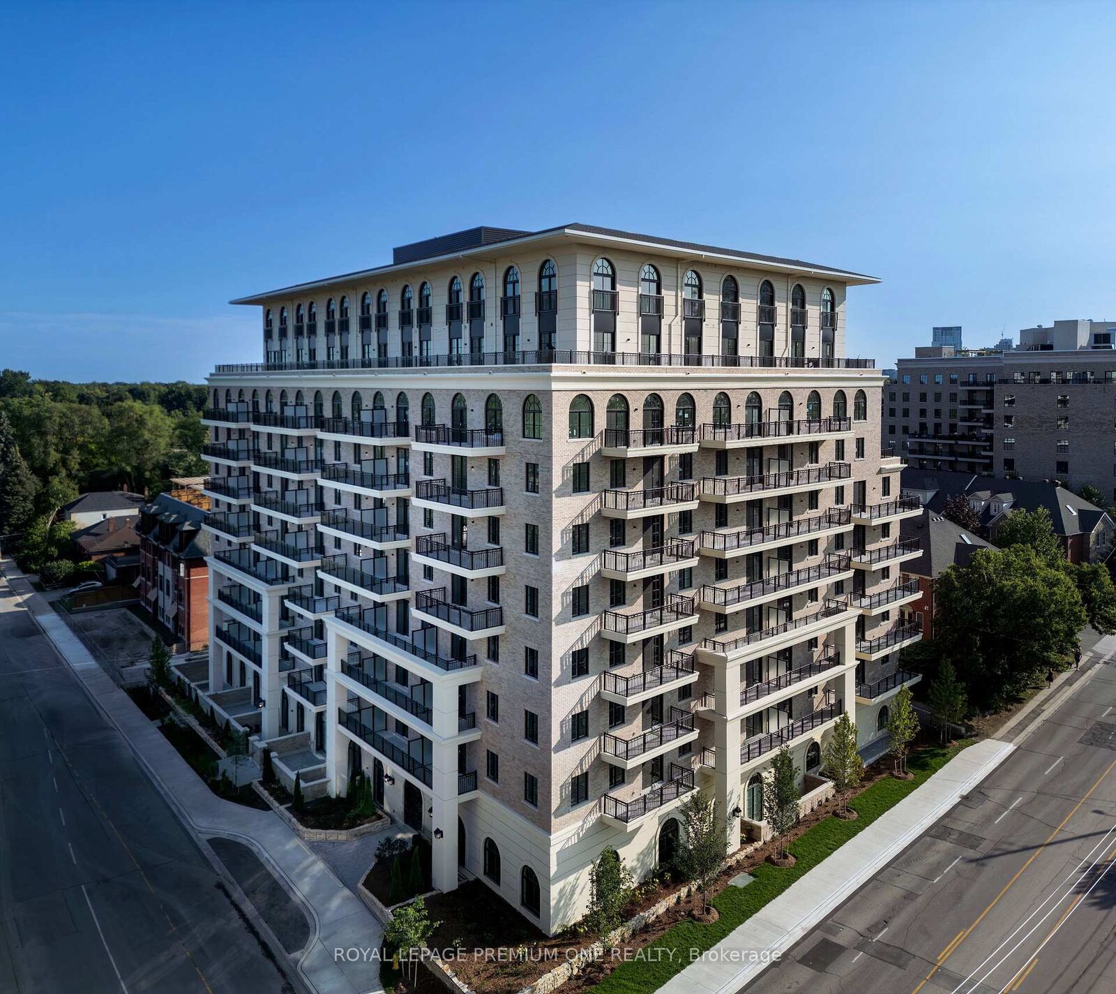 Property Photo:  38 Earlington Avenue W 205  ON M8X 0B6 