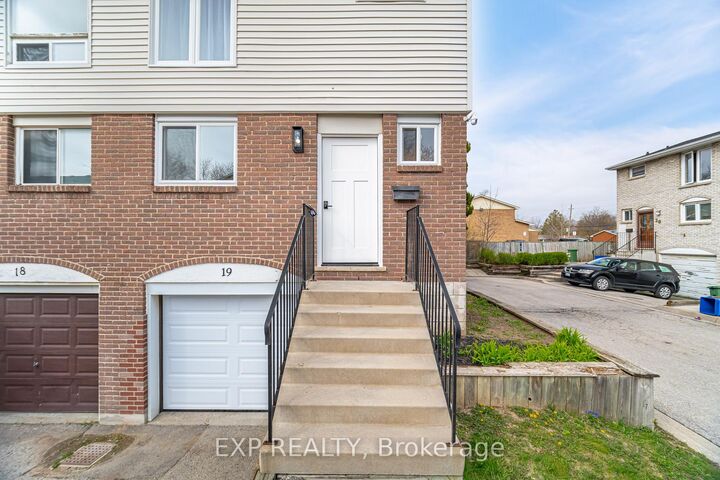 Photo de la propriété:  120 Quigley Road 19  ON L8K 6L4 