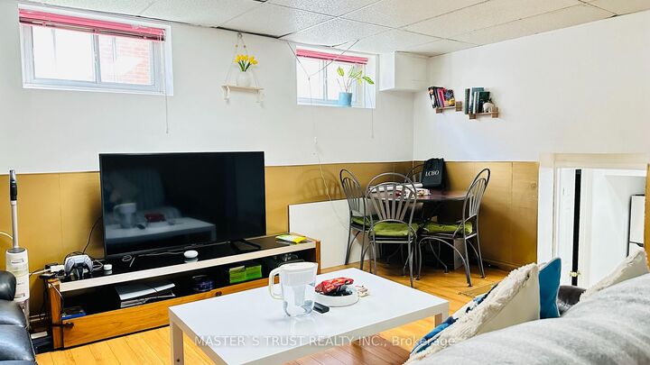 Property Photo:  112 Mintwood Drive Lower  ON M2M 3A8 