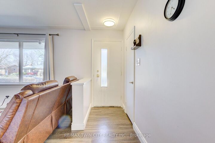 Property Photo:  69 Maywood Road Upper  ON N2C 2A2 