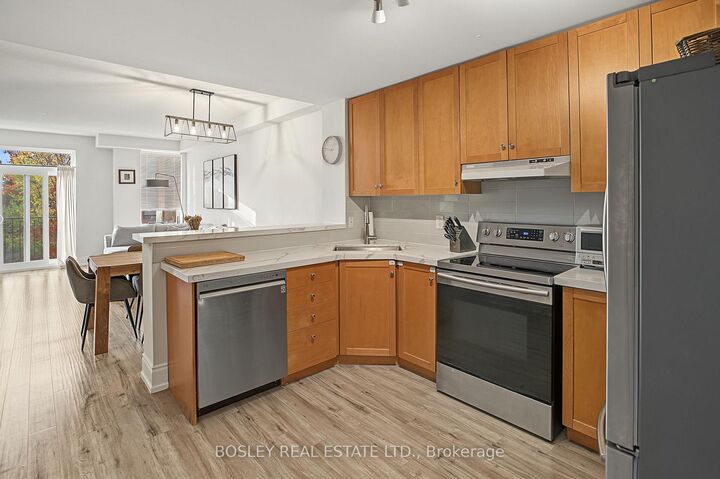 Property Photo:  3531 Lake Shore Boulevard W 210  ON M8W 1P4 