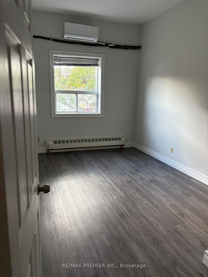 Property Photo:  141 Ossington Avenue 2  ON M6J 2Z6 
